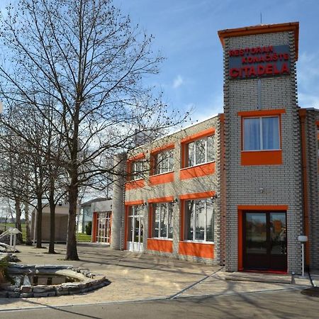 Motel Citadela 023 즈레냐닌 외부 사진